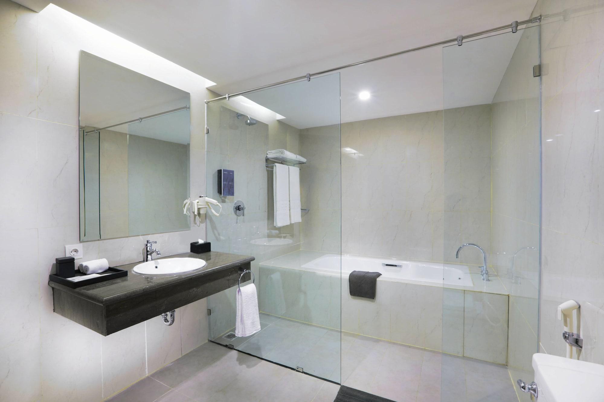 Hotel Harper Perintis By Aston Macasar Exterior foto